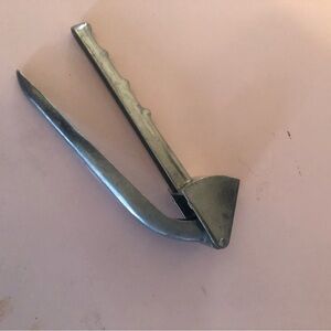 Vintage aluminum? Lightweight garlic press. Made in Japan- collectible -used